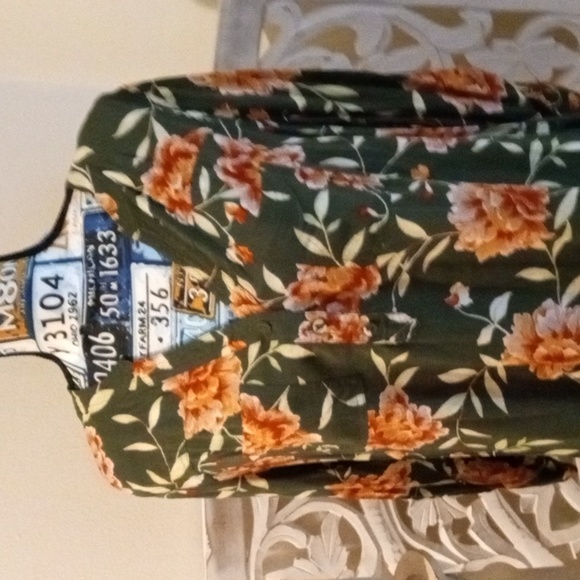 TORRID HARPER Women's SZ 0/US 12 Large Beautiful Floral Pattern Rayon Cozy Bouse - Picture 4 of 16